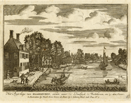 135808 Gezicht op de Vecht te Maarsseveen met links het rechthuis, daarnaast het huis Daelwijk, in het midden de ...